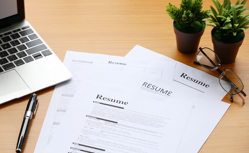 How to write an awesome junior developer résumé in a few simple steps